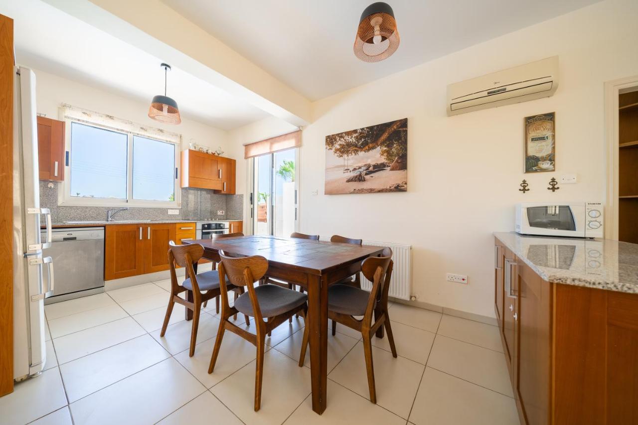 Atlantica 4 Bedroom Villa Near The Beach Protaras Exteriör bild