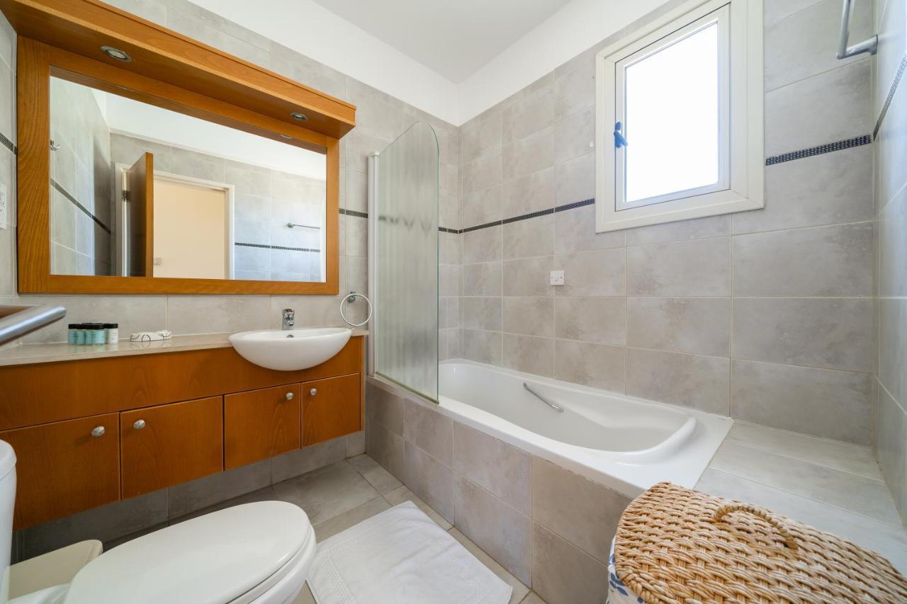 Atlantica 4 Bedroom Villa Near The Beach Protaras Exteriör bild